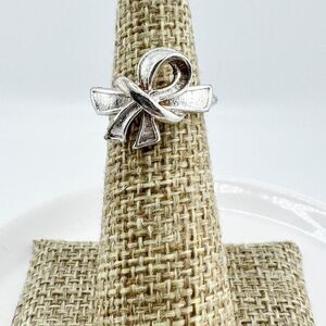 Vintage 1975 Avon Bow Ring Retro Glamour Timeless Style Coquette Feminine